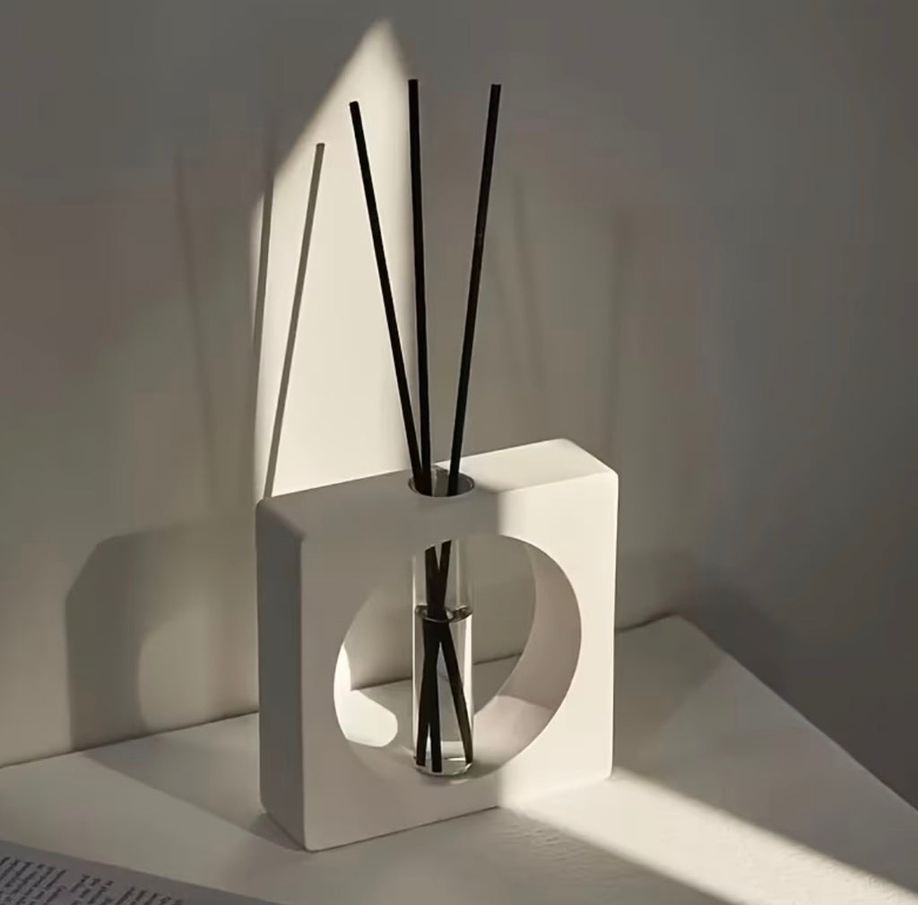 The Cloud Nine Modern Reed Diffuser Set 🔲